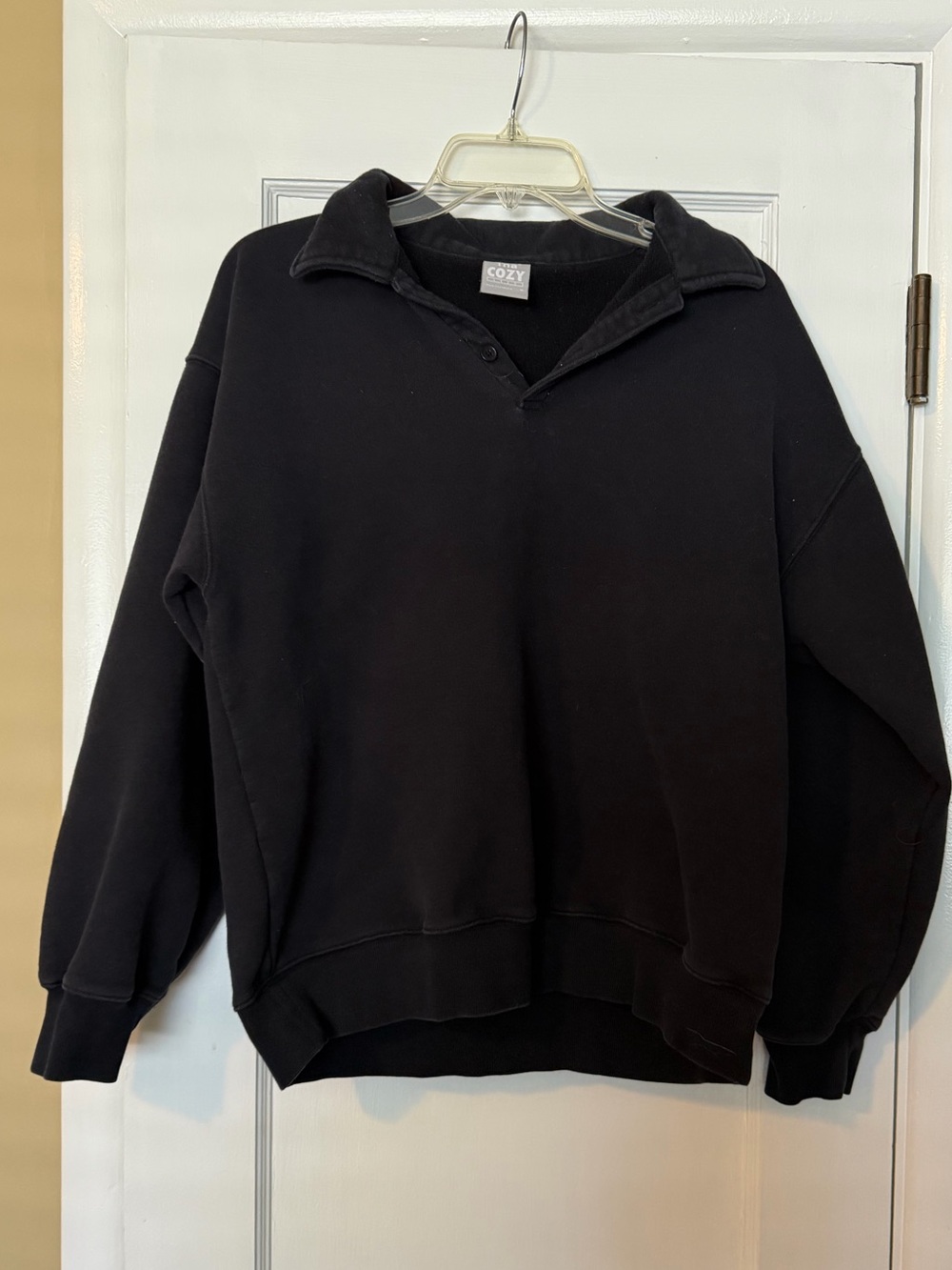 Aritzia TNA Cozy Black Quarter-Snap Pullover Sweatshirt